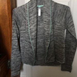 🌸2 for $10 or 3 for $12. Activewear cardigan.